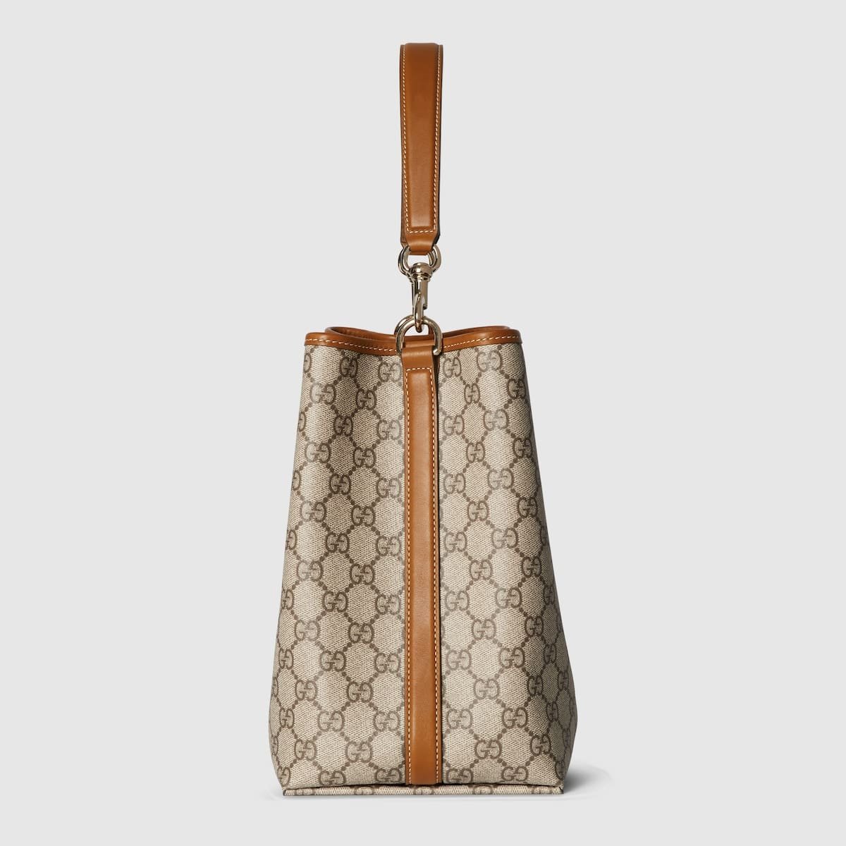 Gvc*1 Emblem medium bucket bag