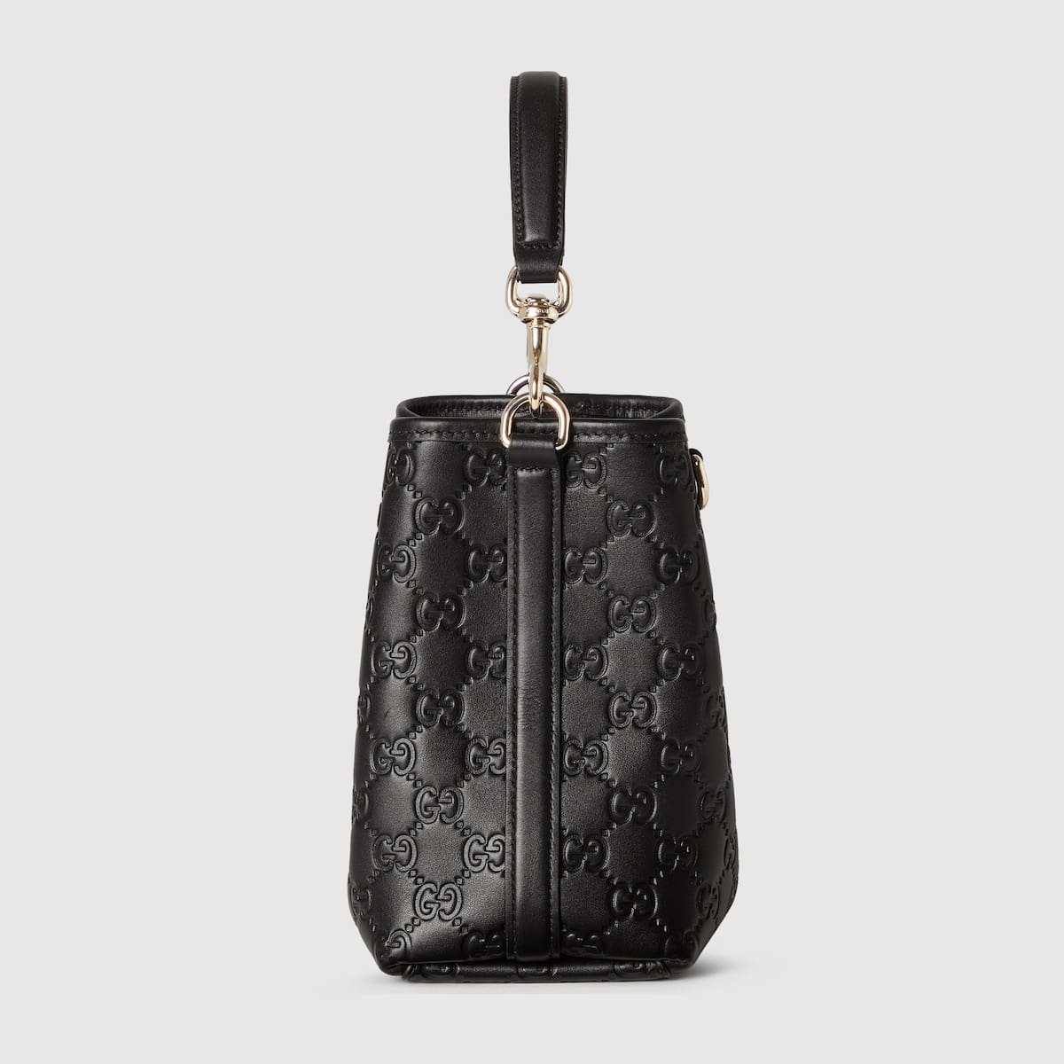 Gvc*1 Emblem small bucket bag