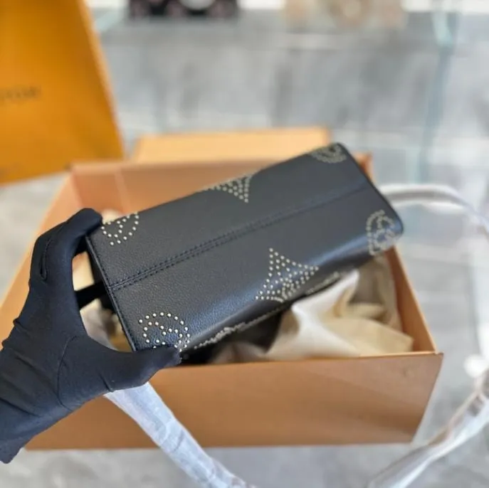 L0vis Vvtt0n ONTHEGO PM BLACK M46733