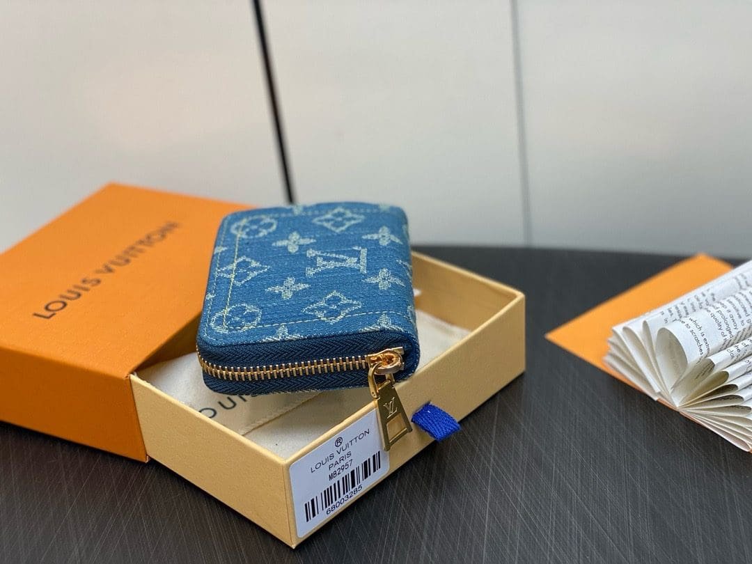 L0vis Vvtt0n M82957 Zippy Coin Purse