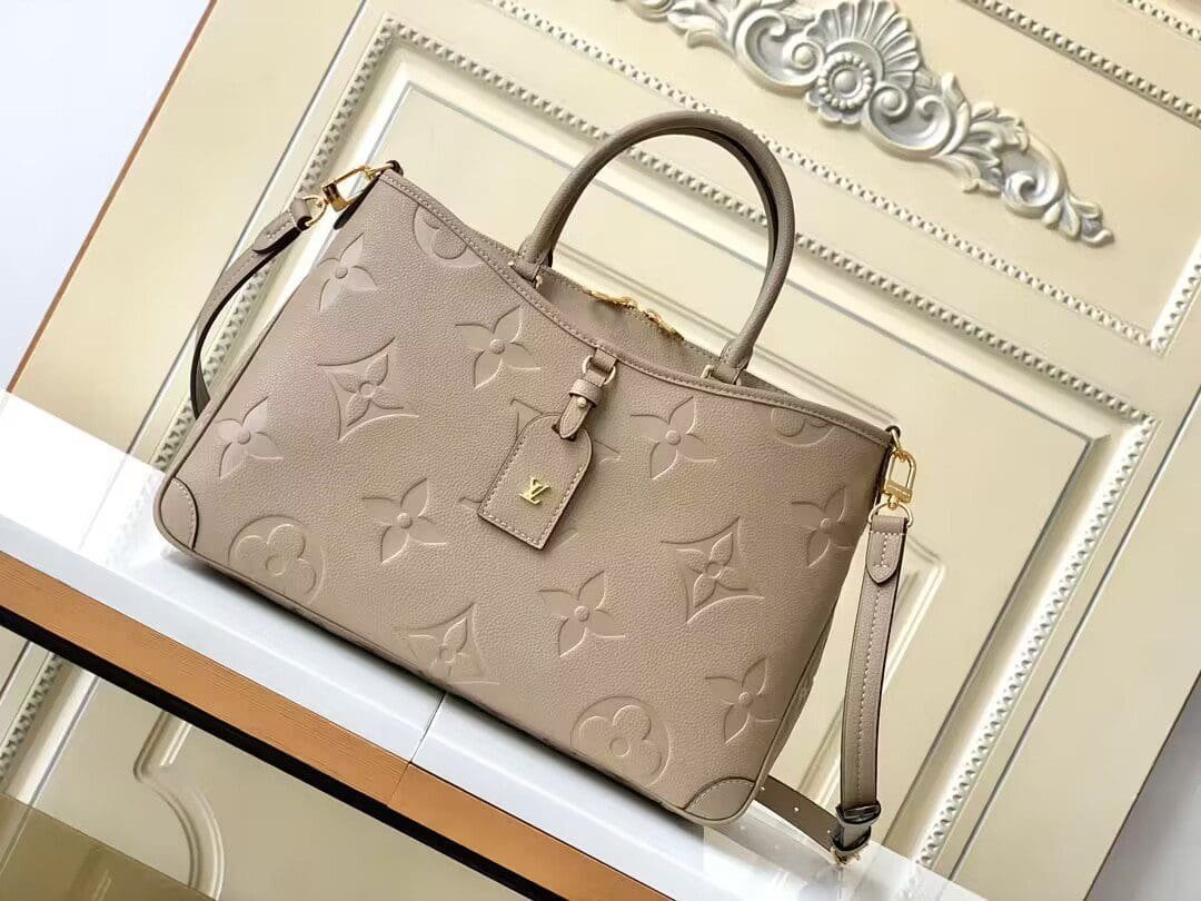 L0vis Vvtt0n TRIANON medium handbag M46504