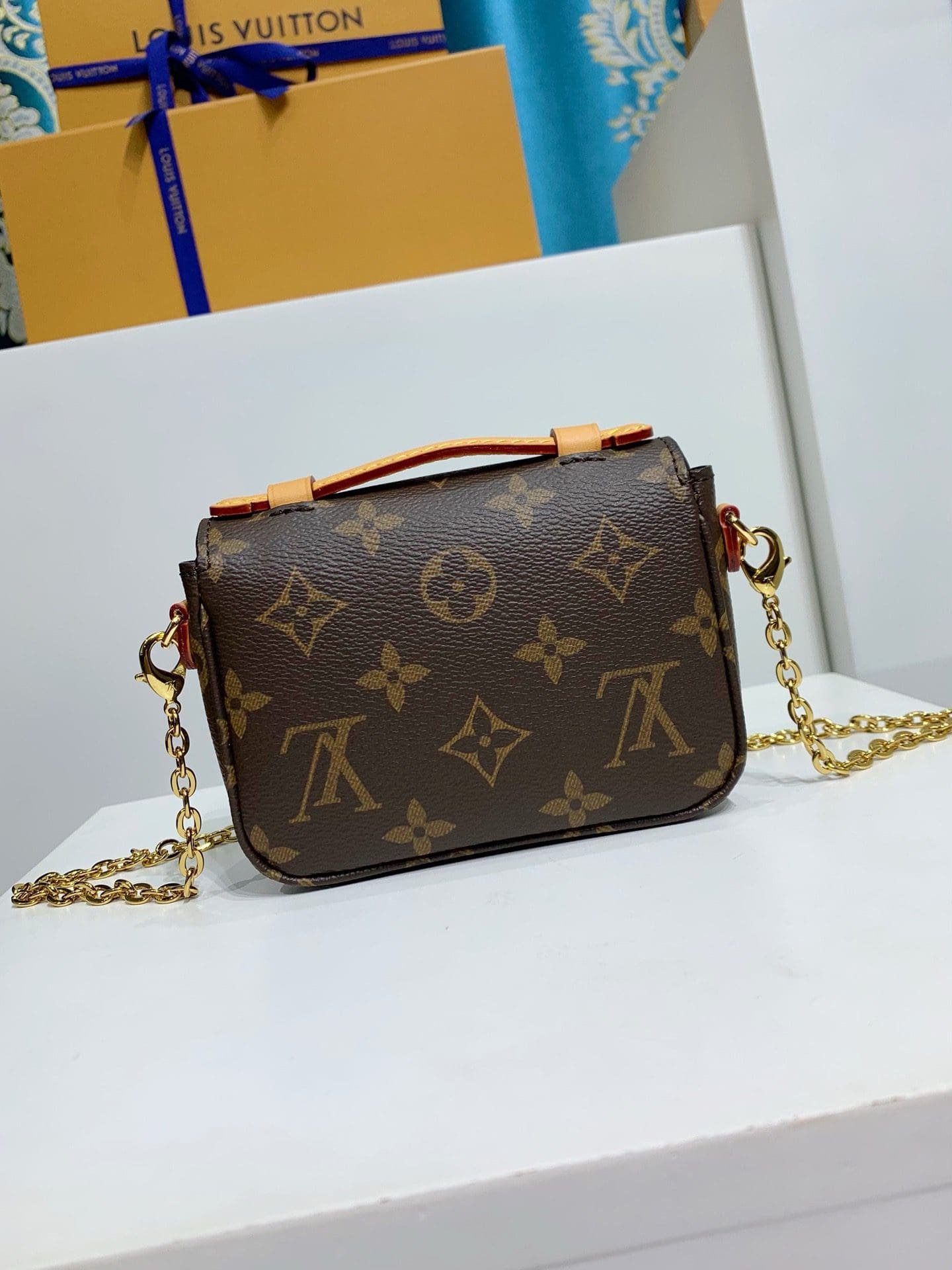 L0vis Vvtt0n M81267 MICRO MÉTIS chain bag
