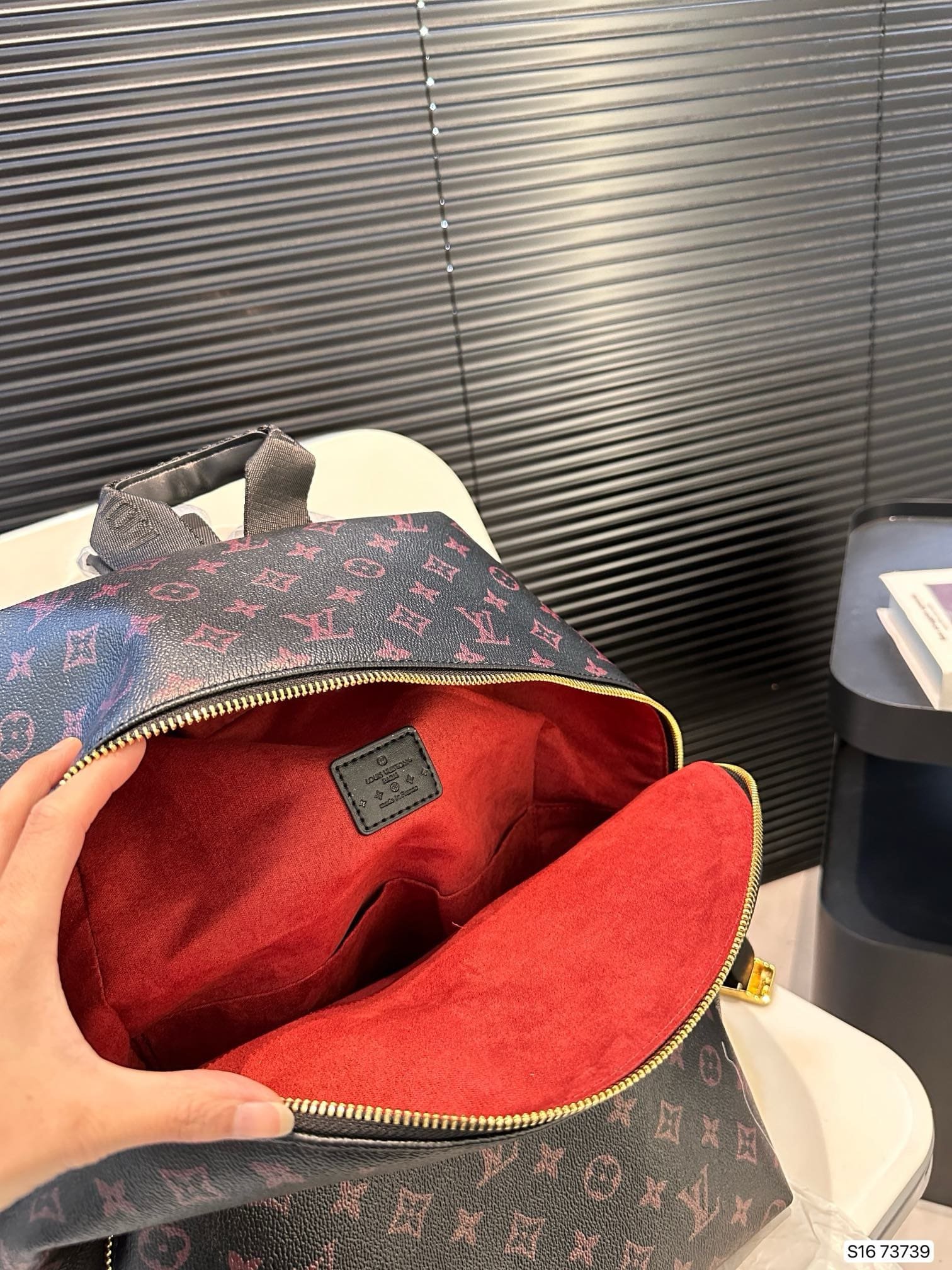 L0vis Vvtt0n Backpack