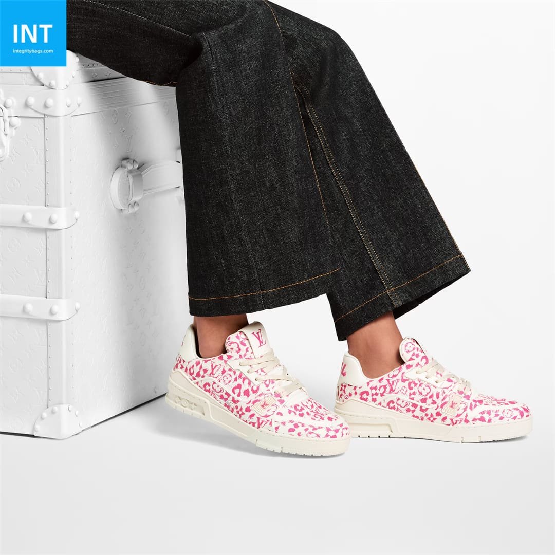 L0vis Vvtt0n 1AJJUR LV Trainer Sneaker