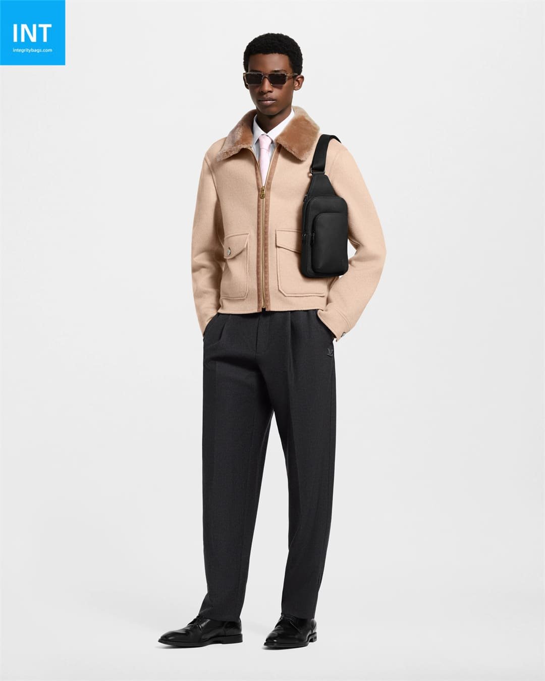 L0vis Vvtt0n M15255 Avenue Slingbag PM
