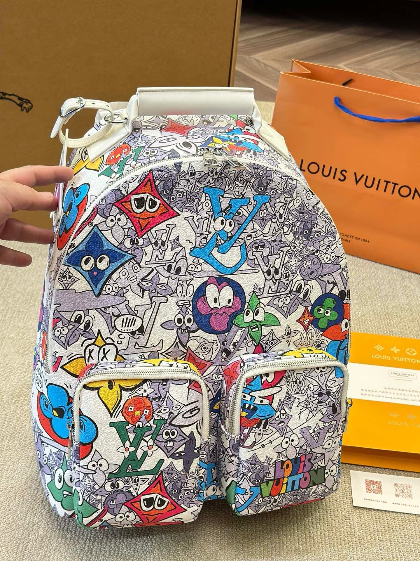 L0vis Vvtt0n Multipocket Backpack Limited Edition Monogram Comics Canvas