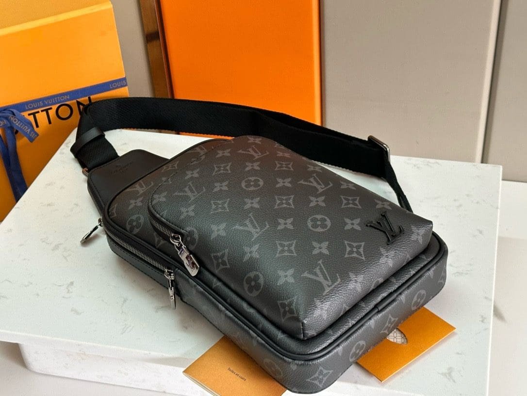 L0vis Vvtt0n M47137 Avenue Slingbag