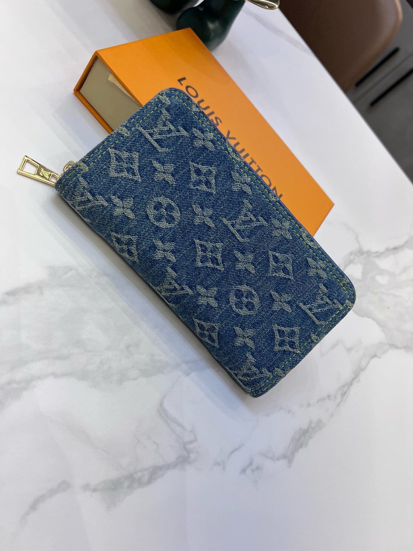 L0vis Vvtt0n M82958 Zippy Wallet