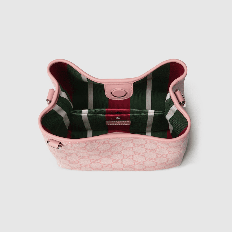 Gvc*1 EMBLEM SMALL BUCKET BAG