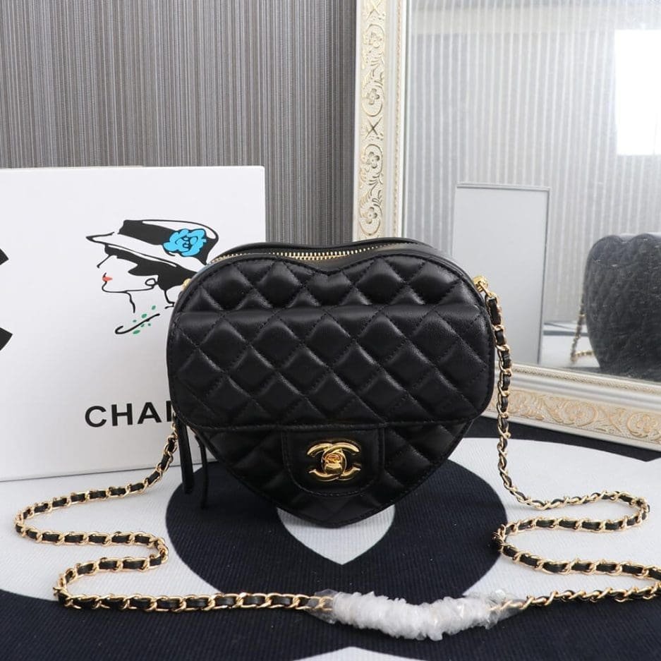 Ch**el 22s Heart Bag AS3191