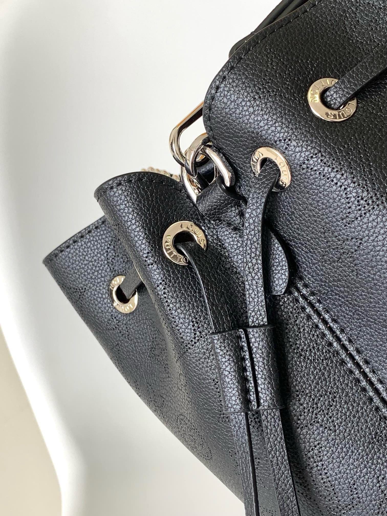 L0vis Vvtt0n M59200 Bella Tote