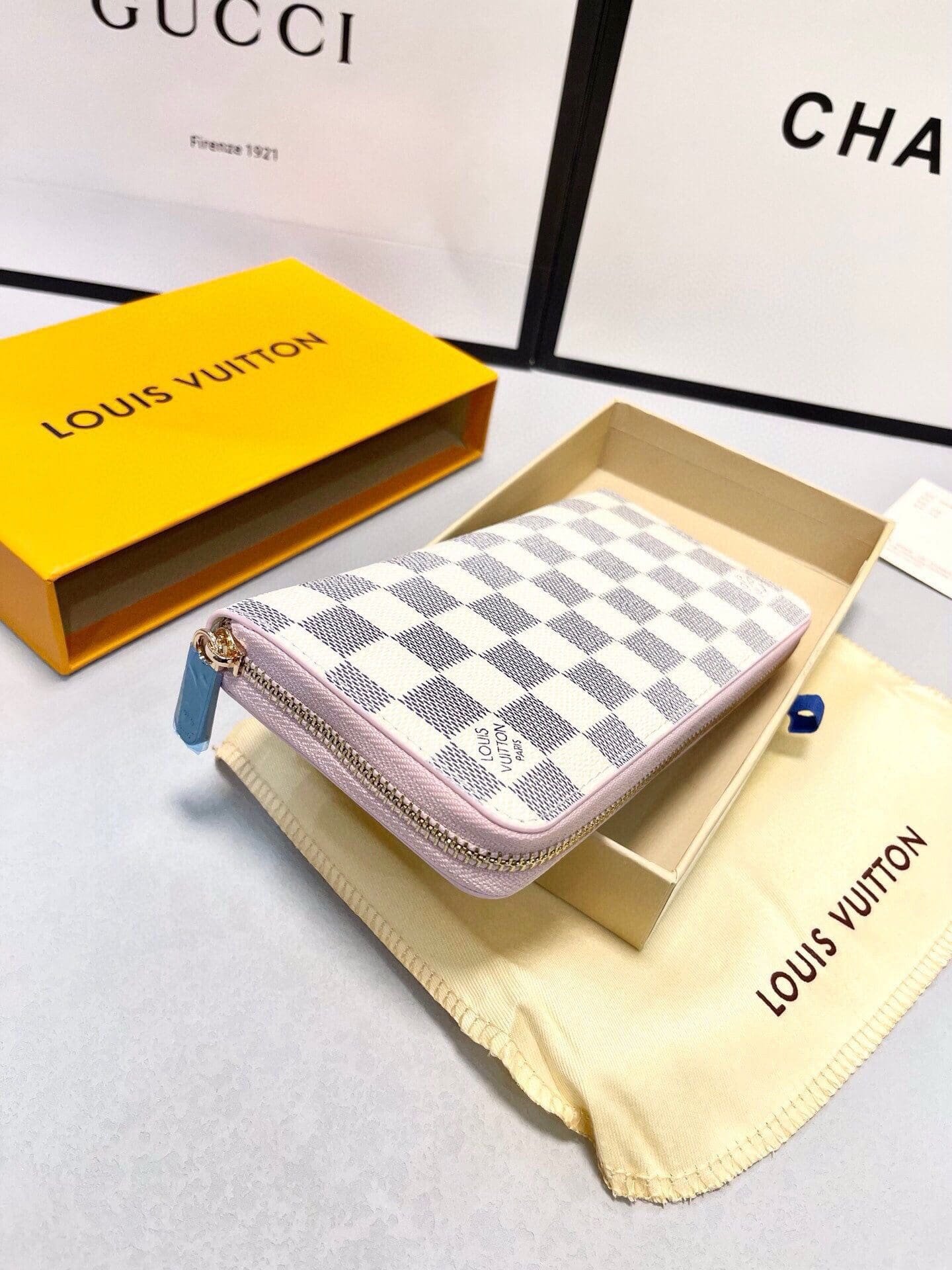 L0vis Vvtt0n N63503 Zippy Wallet