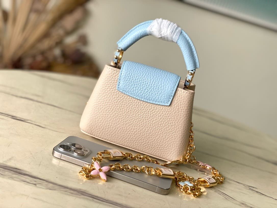 L0vis Vvtt0n M23952 CAPUCINES NANO BAG