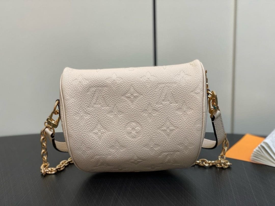 L0vis Vvtt0n M83275 Mini Bumbag