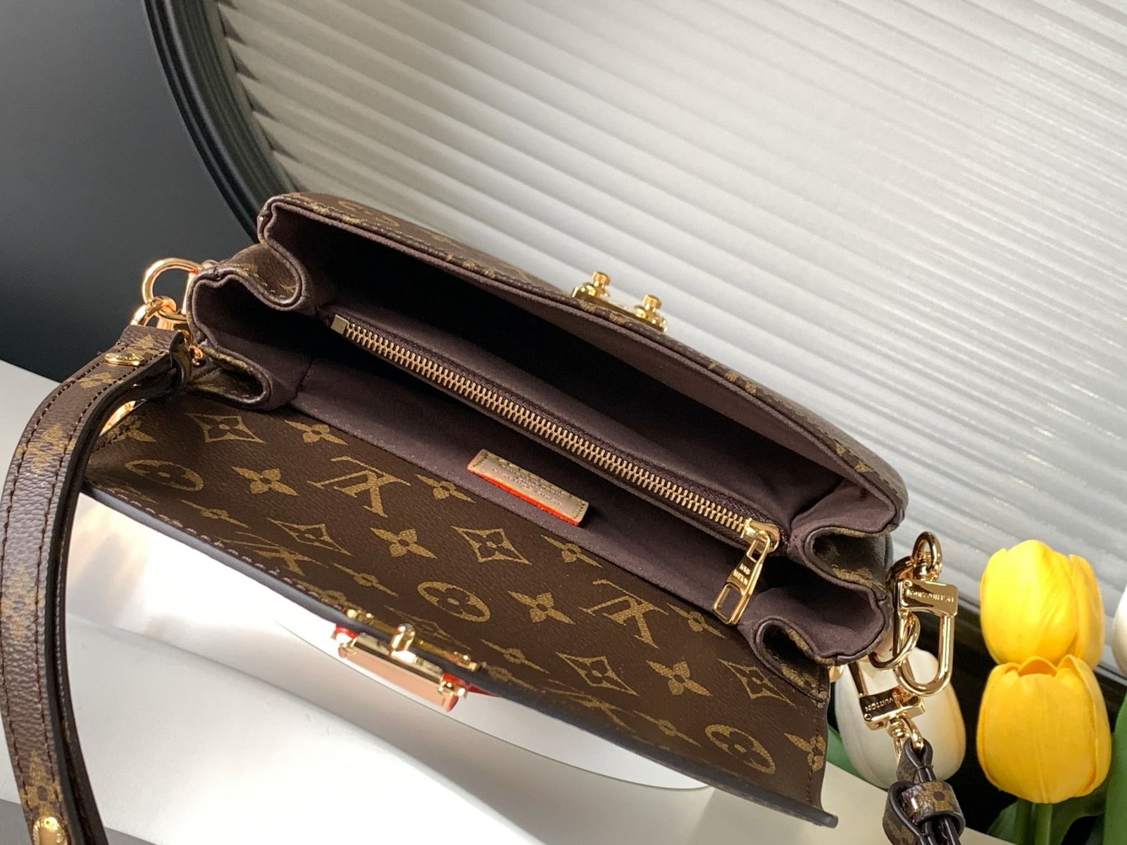 L0vis Vvtt0n M46279 Pochette Métis East West