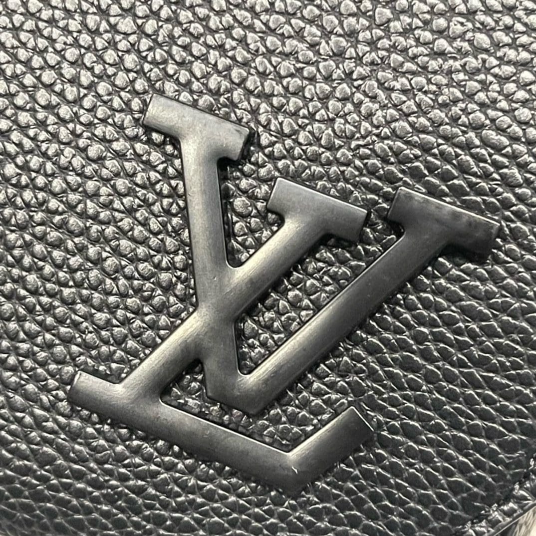 L0vis Vvtt0n M24769 TAKEOFF Small Messenger Bag