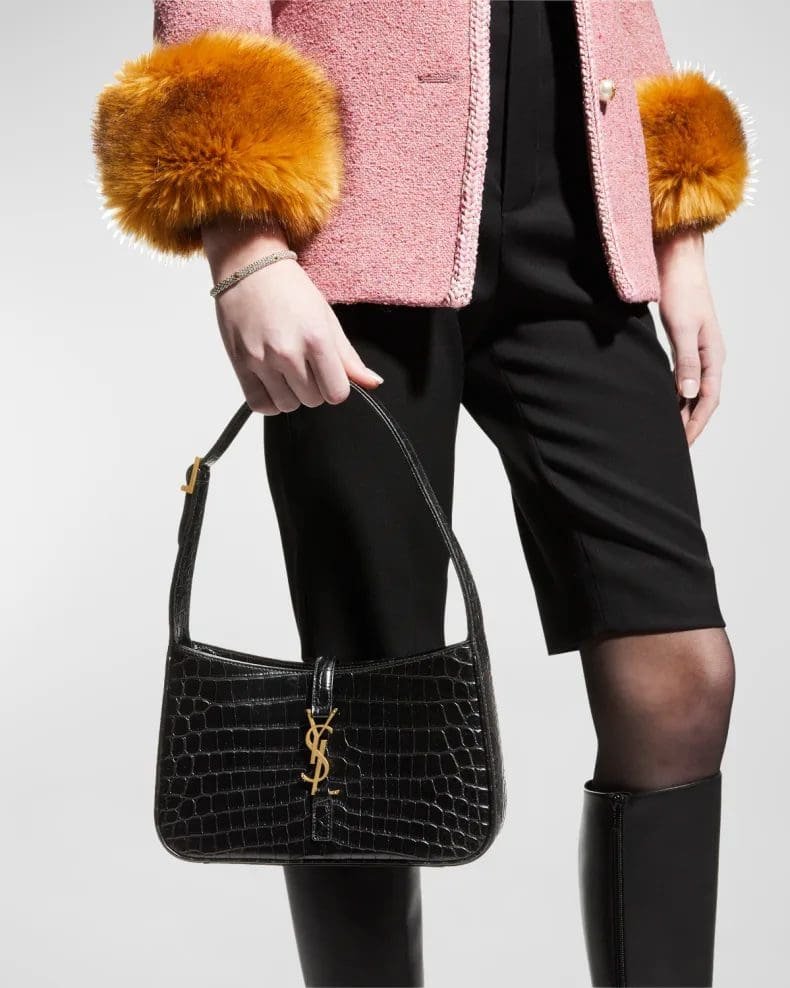 Sa1nt Lau*nt Le 5 A 7 Y51 Shoulder Bag in Croc-Embossed Leather