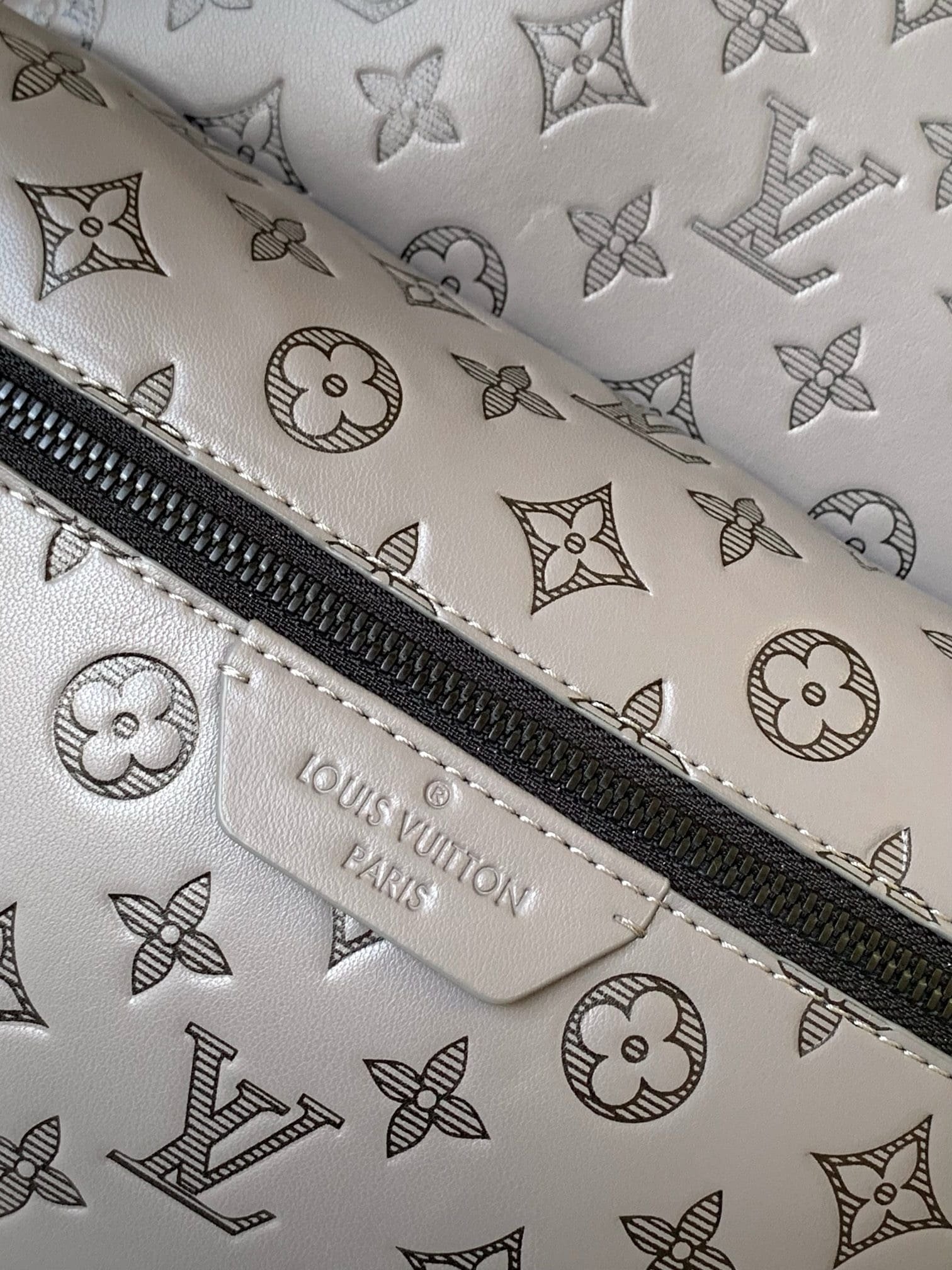 L0vis Vvtt0n M46557 Discovery Backpack