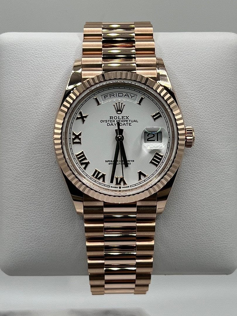R01ex Day-Date 36 128235 Rose Gold White Dial