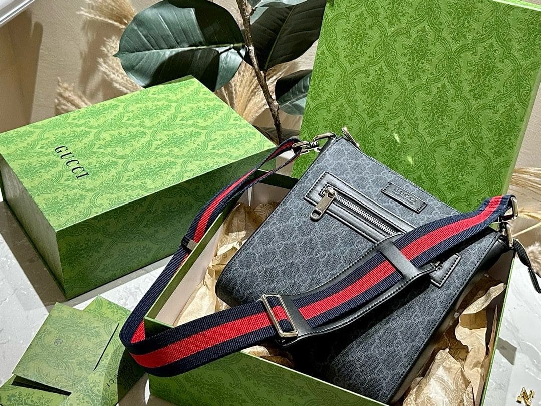 Gvc*1 BLACK MESSENGER