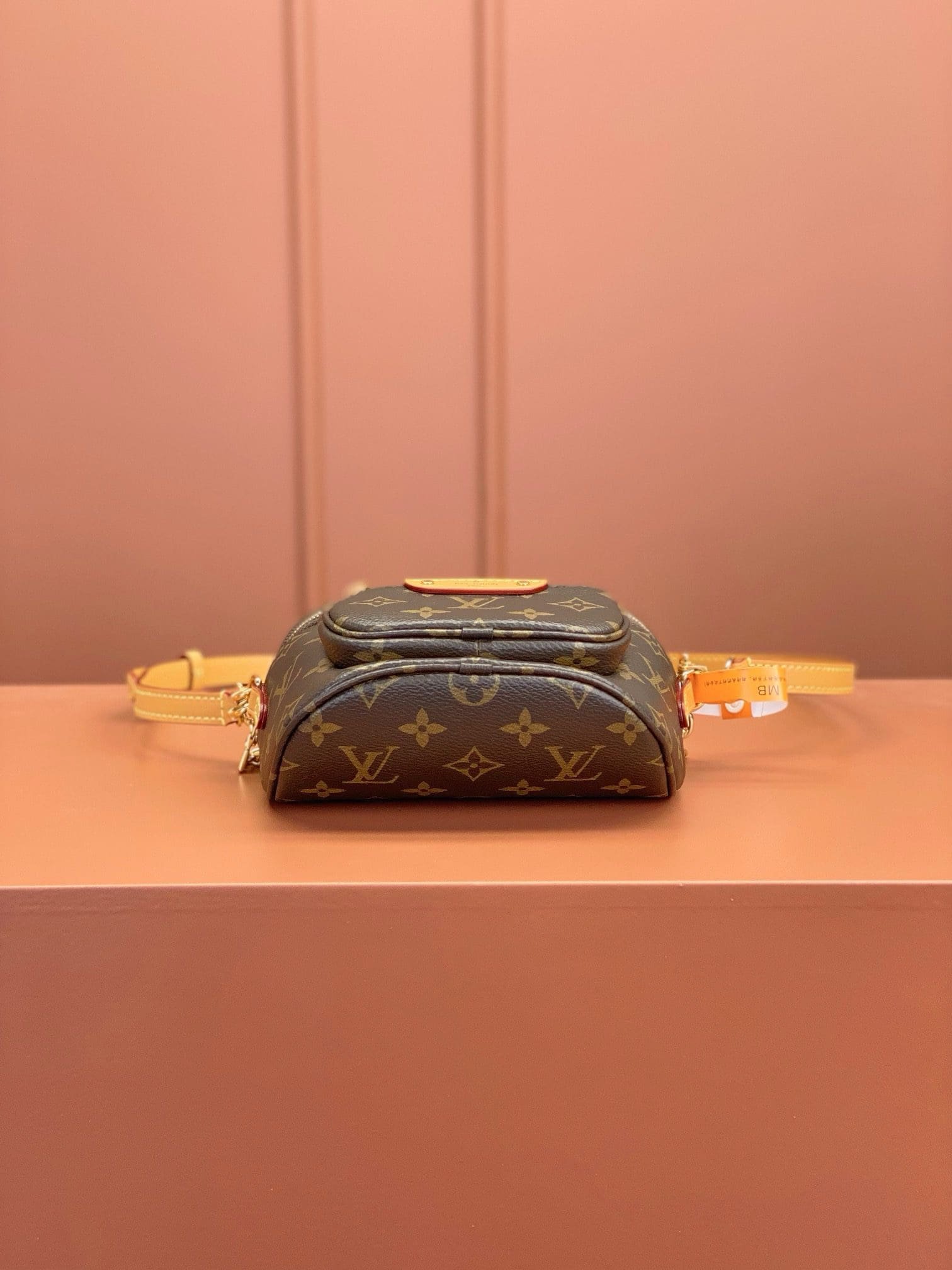 L0vis Vvtt0n Mini Bumbag M82335