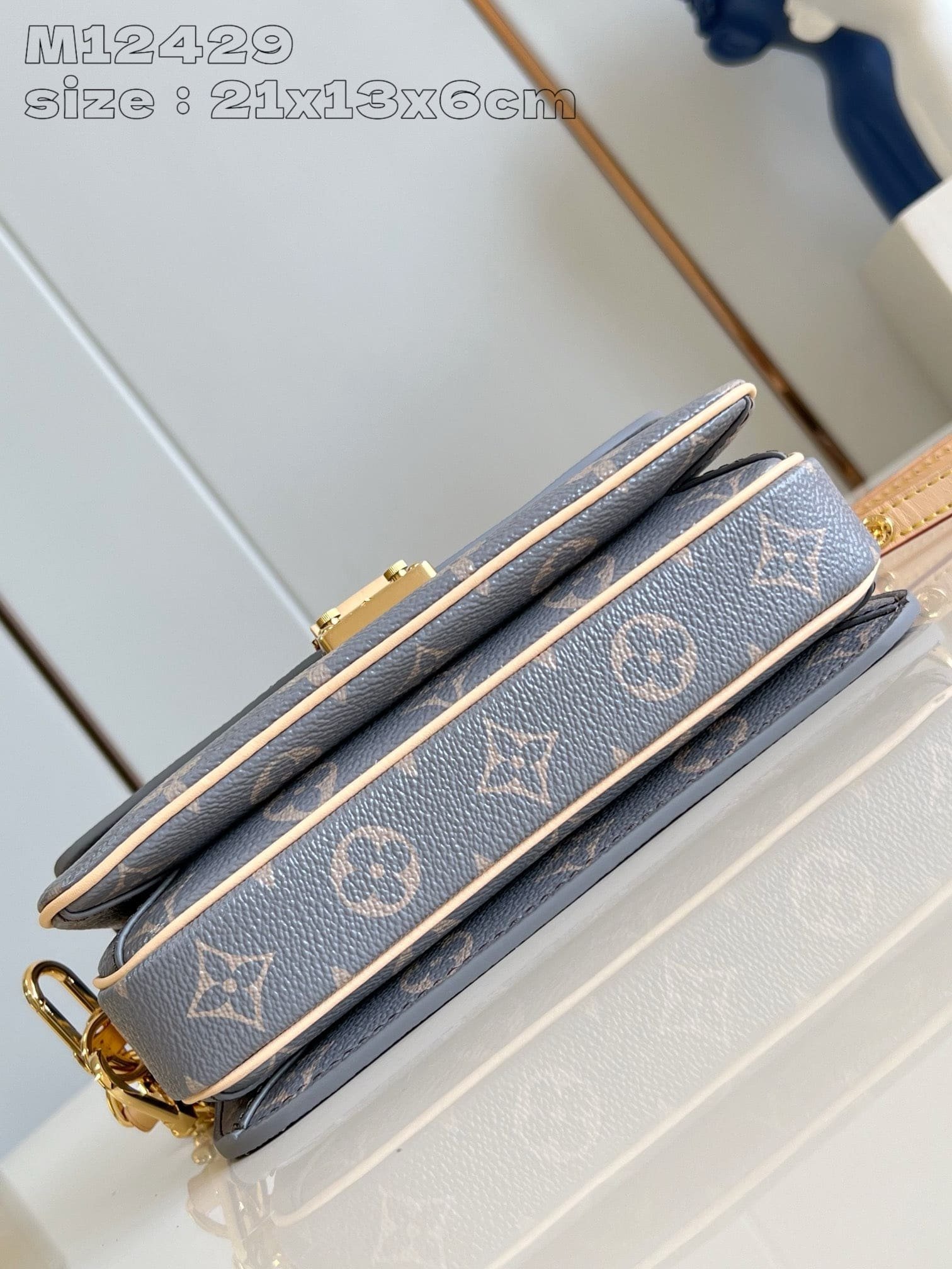 L0vis Vvtt0n M12429 Pochette Métis East West
