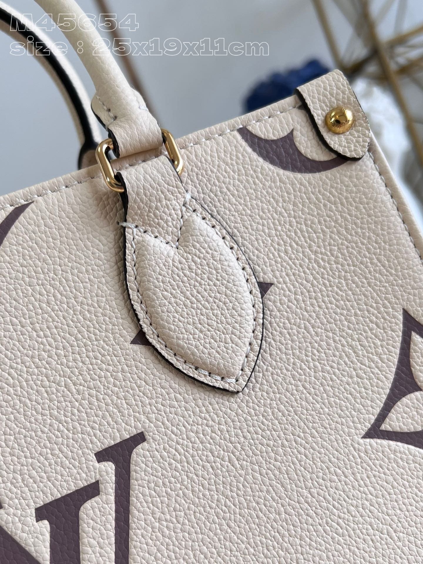 L0vis Vvtt0n White Empreinte Onthego PM M45654