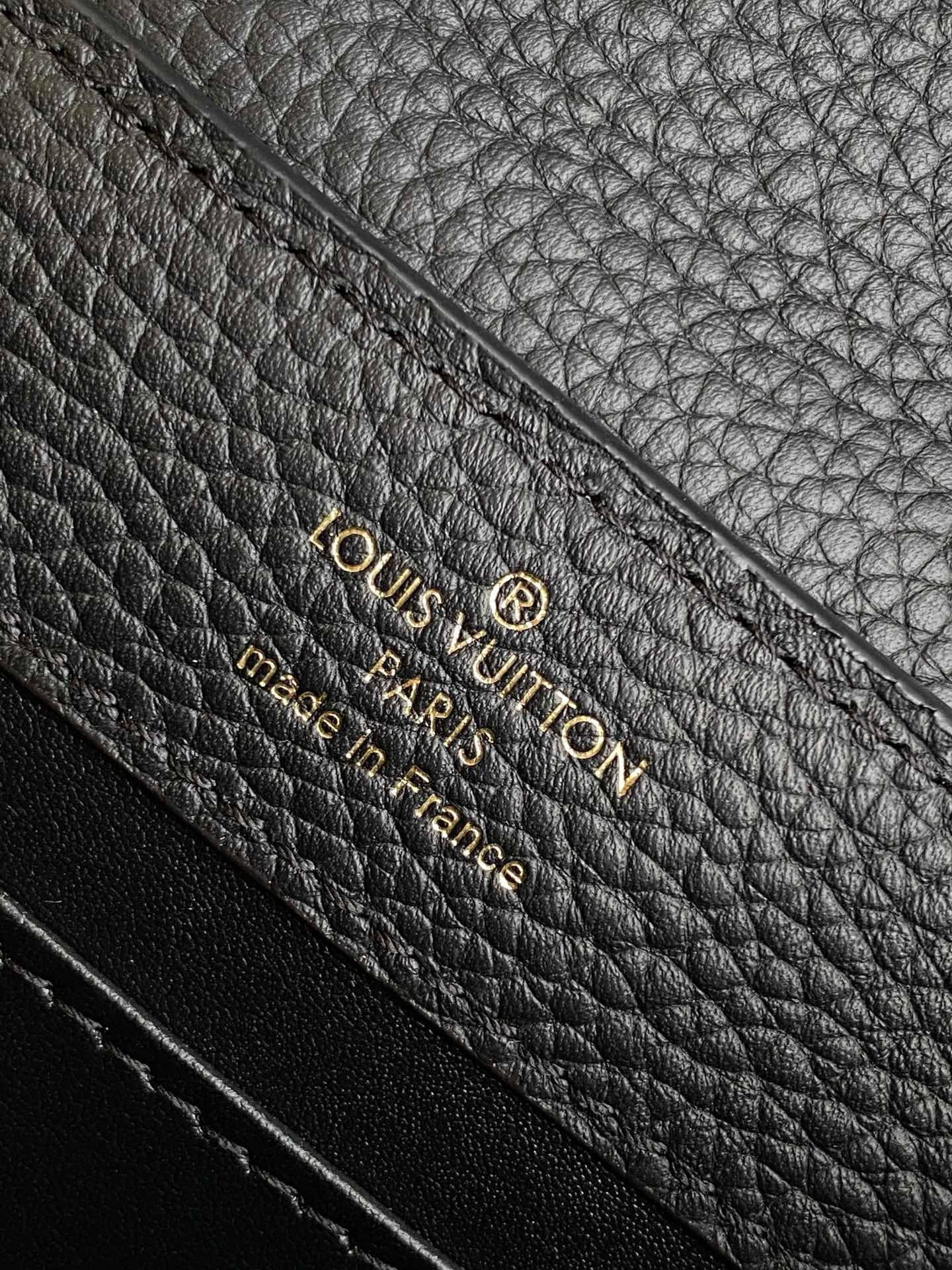 L0vis Vvtt0n M23943 Capucines Mini