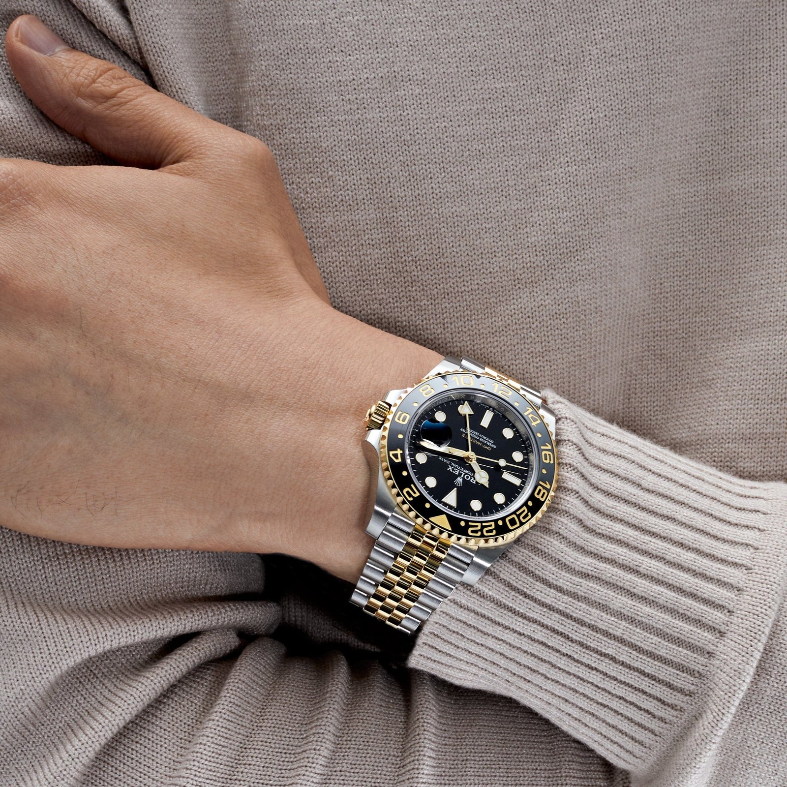 R01ex GMT-Master II 126713GRNR Stainless Steel Yellow Gold Black Dial Jubilee (2025)