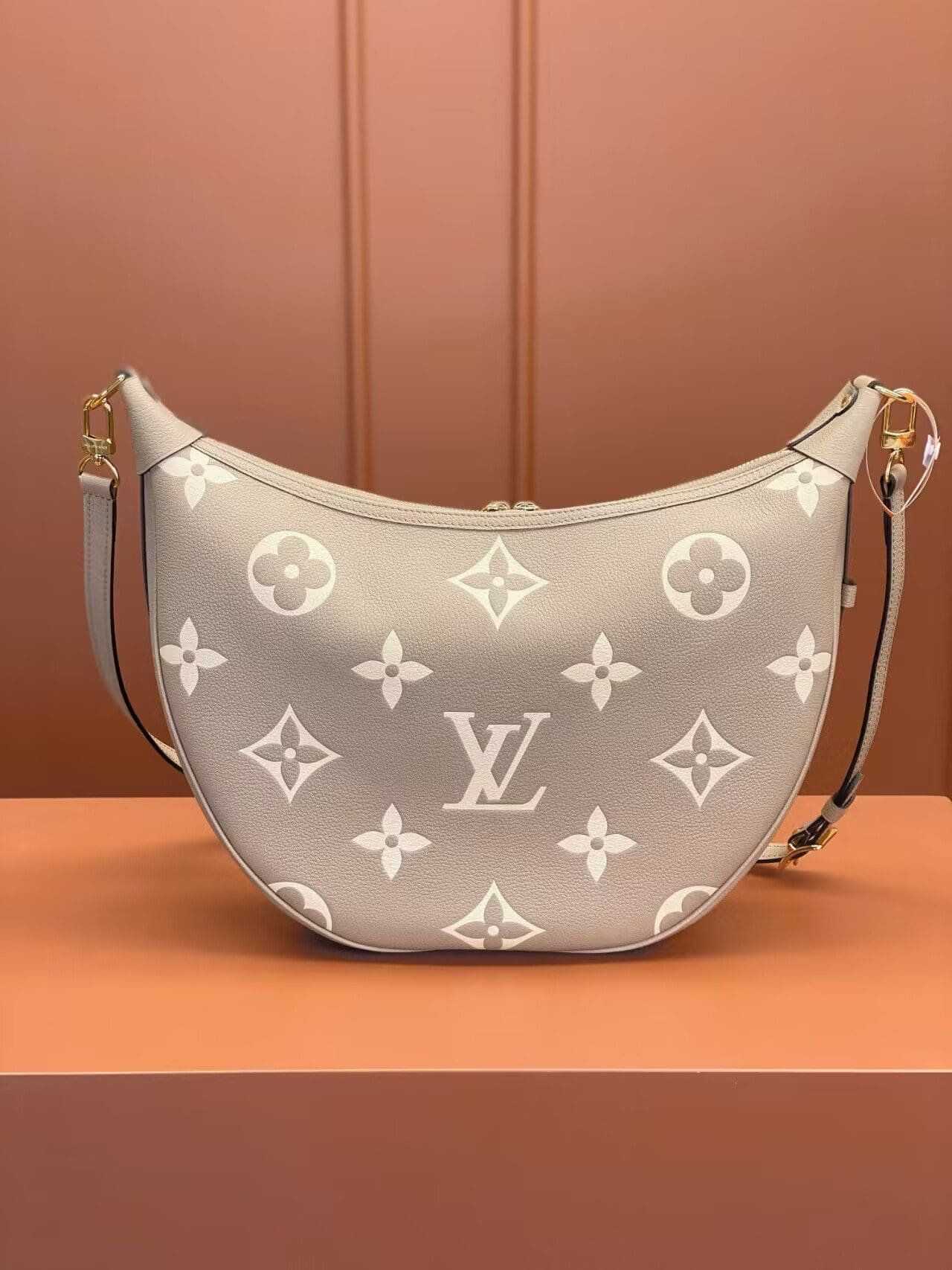 L0vis Vvtt0n Loop Hobo M46738