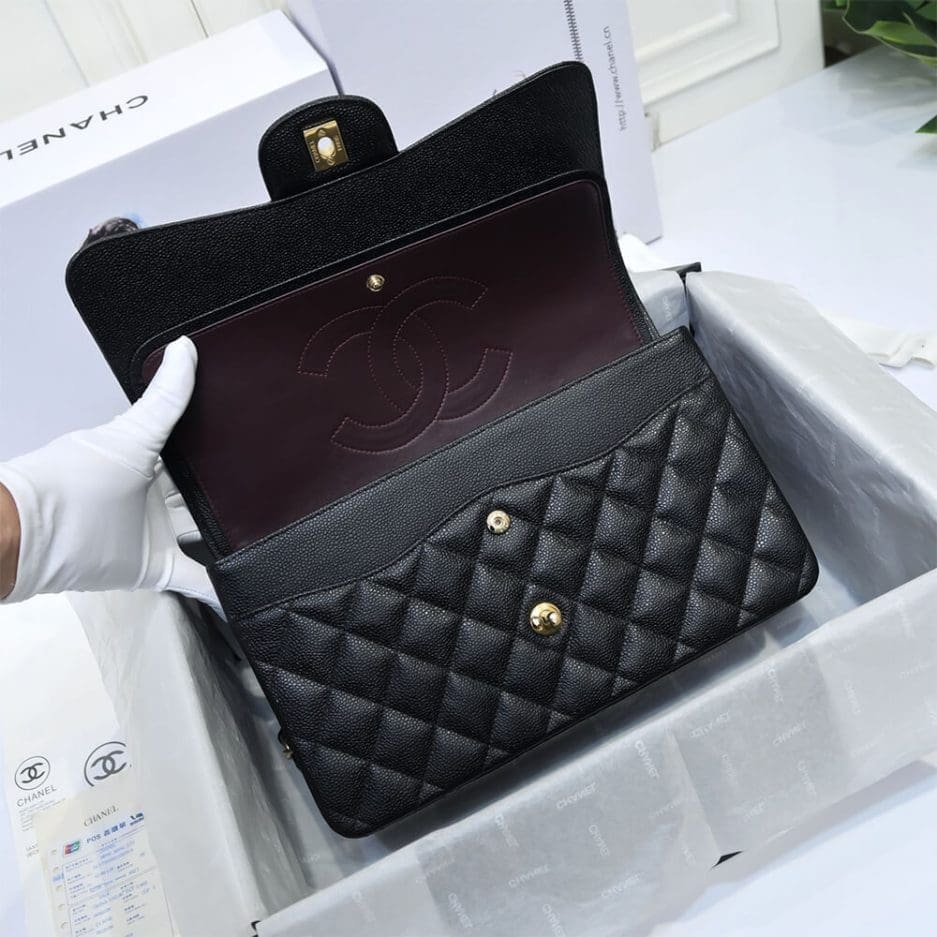 Ch**el LARGE CLASSIC HANDBAG Grained Calfskin & Gold Metal