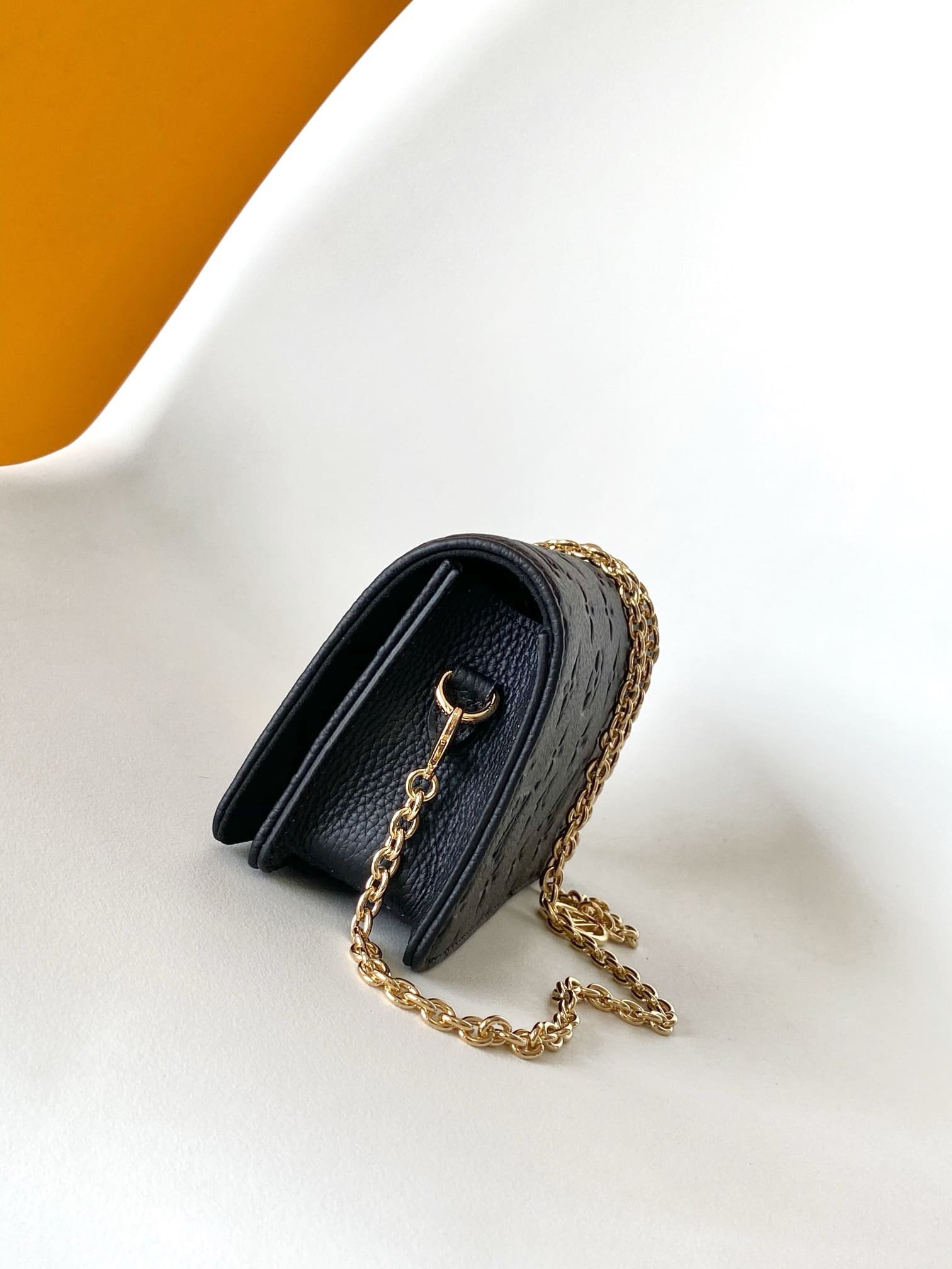 L0vis Vvtt0n M46919 Wallet On Chain Lily