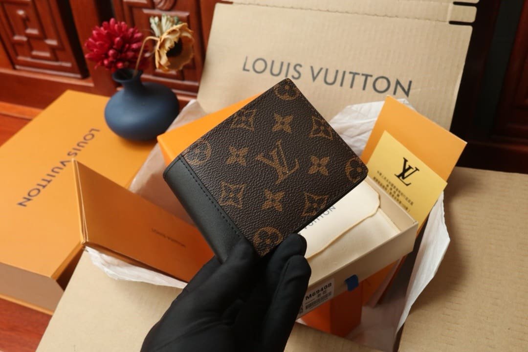 L0vis Vvtt0n M69408 Multiple Wallet