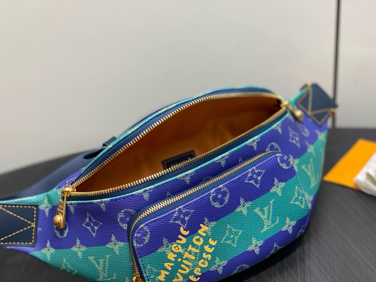 L0vis Vvtt0n M25783 Rush Bumbag