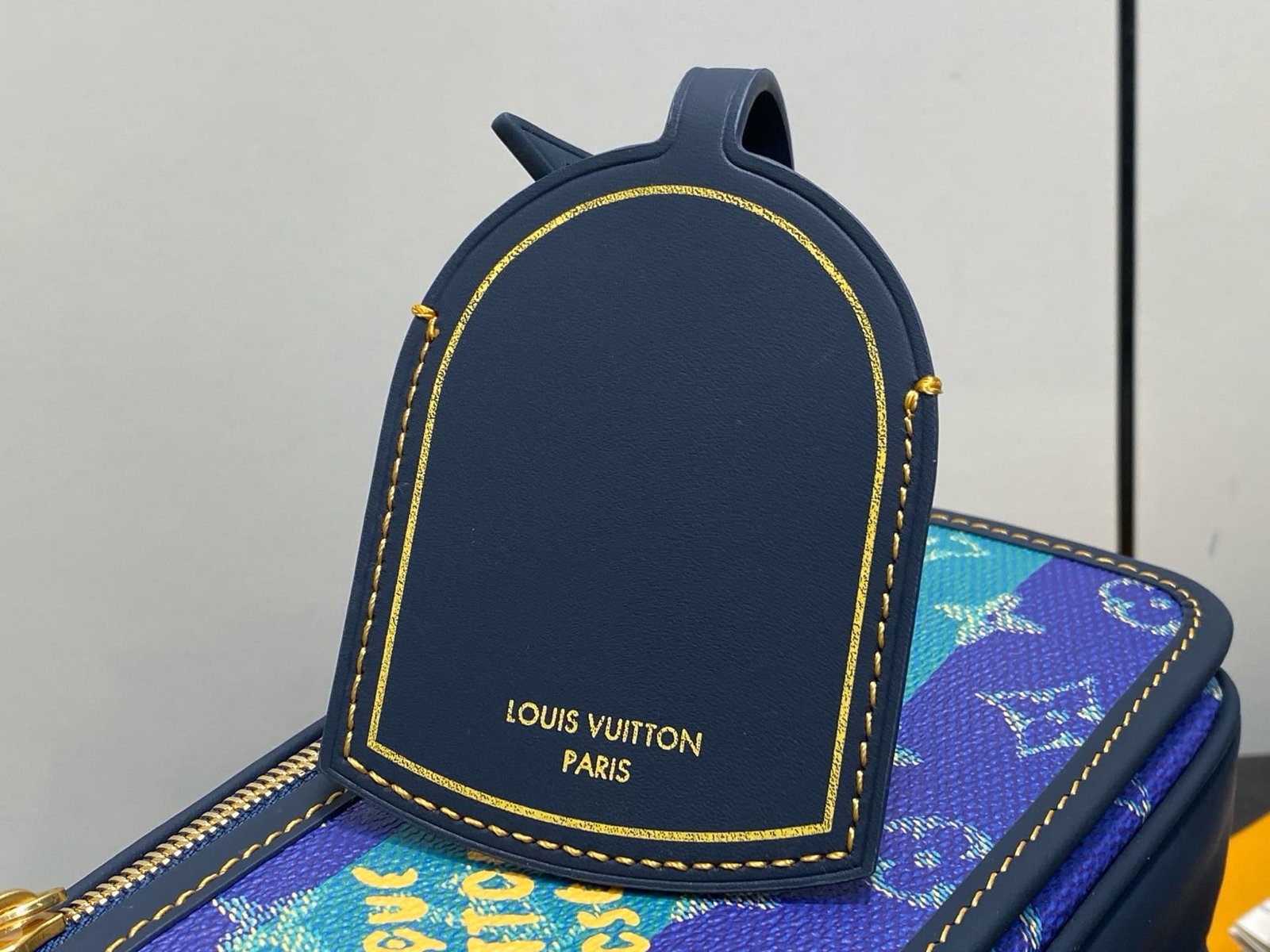 L0vis Vvtt0n M15173 Bosphore Wearable Wallet