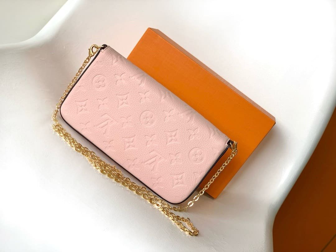 L0vis Vvtt0n M82608 Félicie Pochette