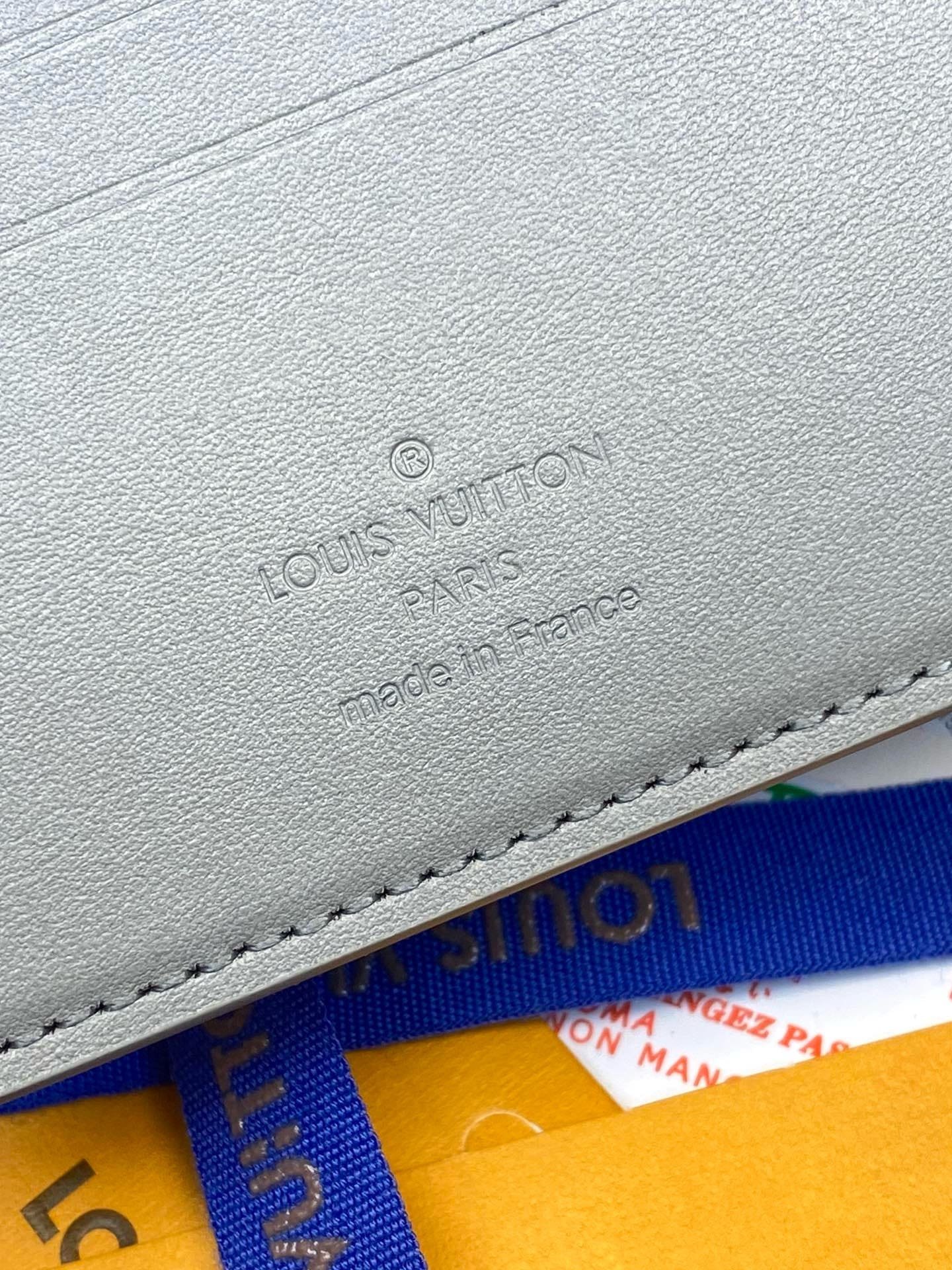 L0vis Vvtt0n M81383 Multiple Wallet