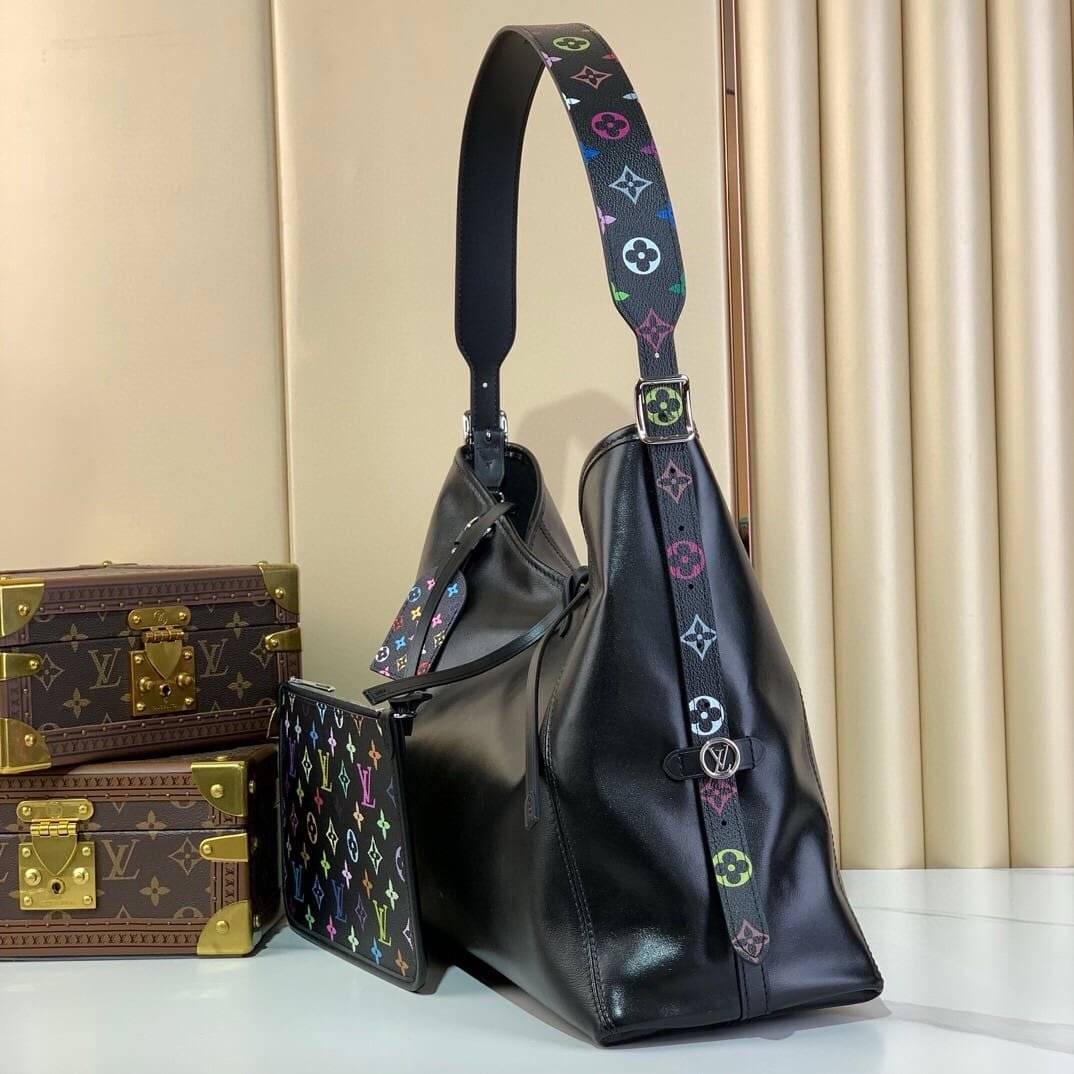 L0vis Vvtt0n M13105 LV x TM CarryAll Vibe MM