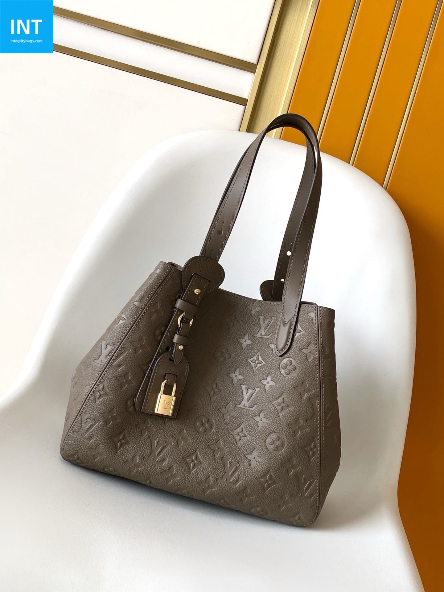 L0vis Vvtt0n M25890 All In One PM
