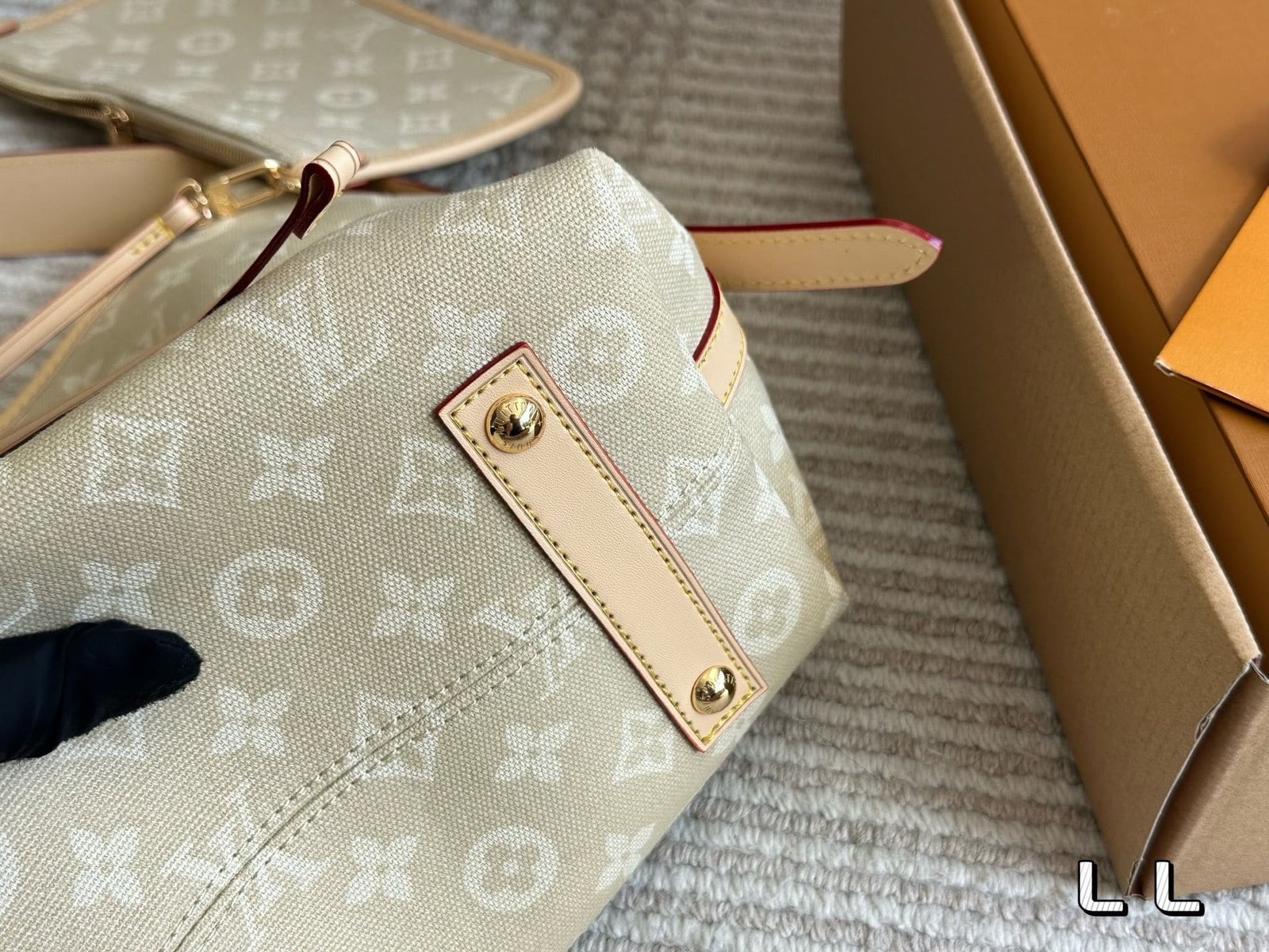 L0vis Vvtt0n Denim carryall