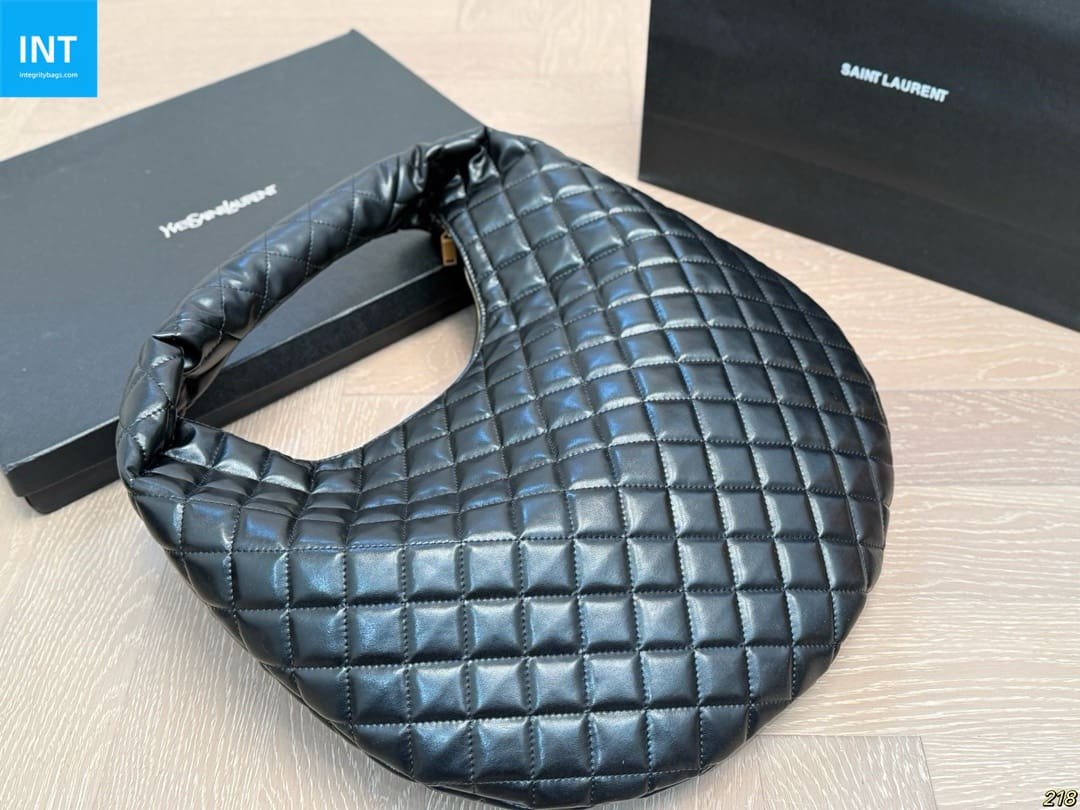 Sa1nt Lau*nt ICARE hobo in quilted nappa