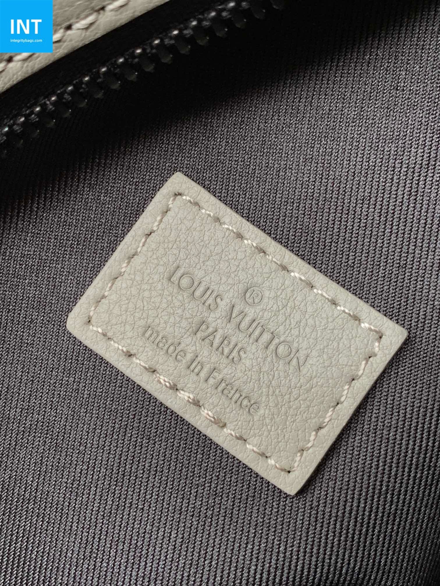 L0vis Vvtt0n M14916 Duo Sling Bag