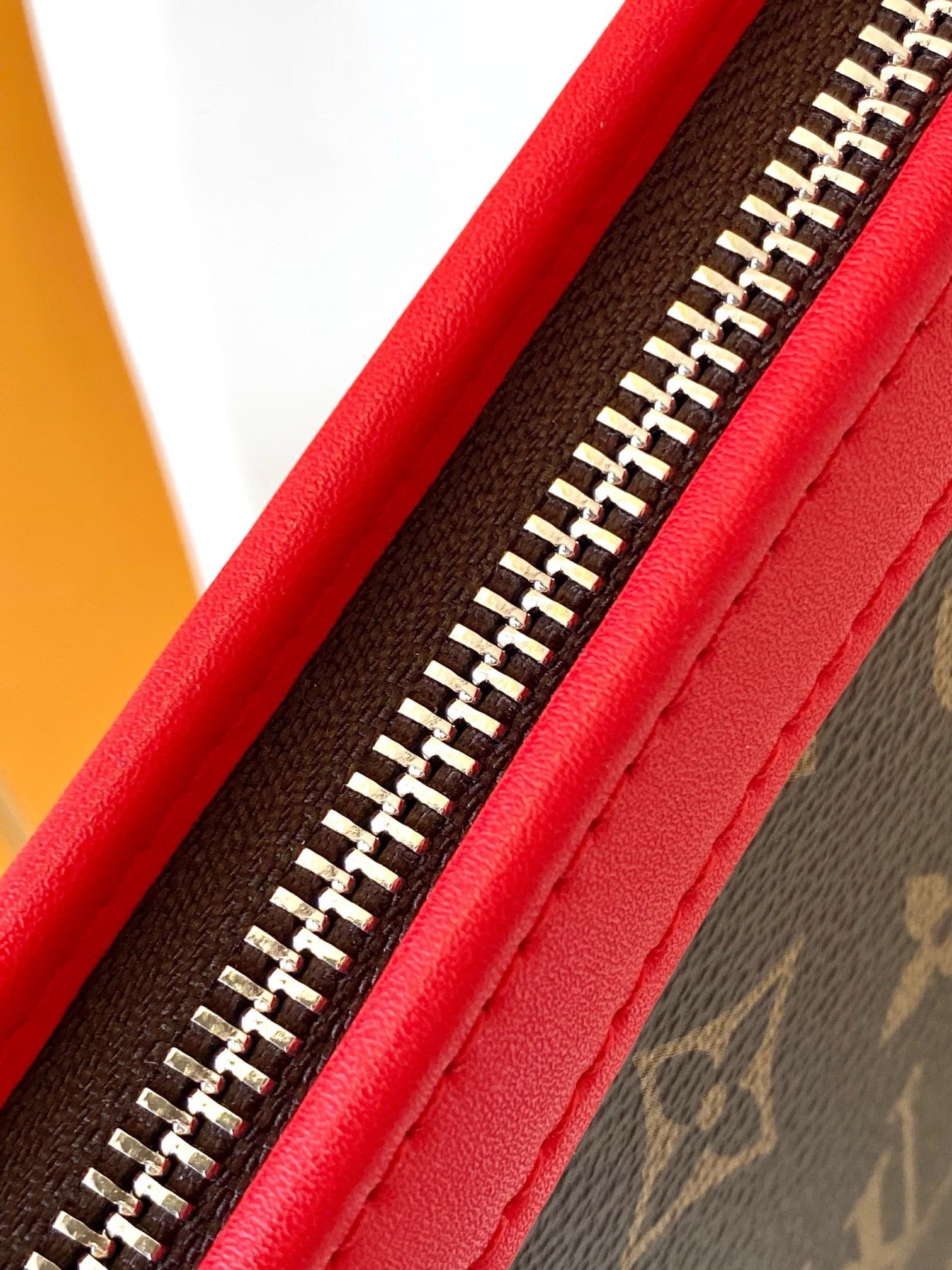 L0vis Vvtt0n M12817 Pochette Voyage MM