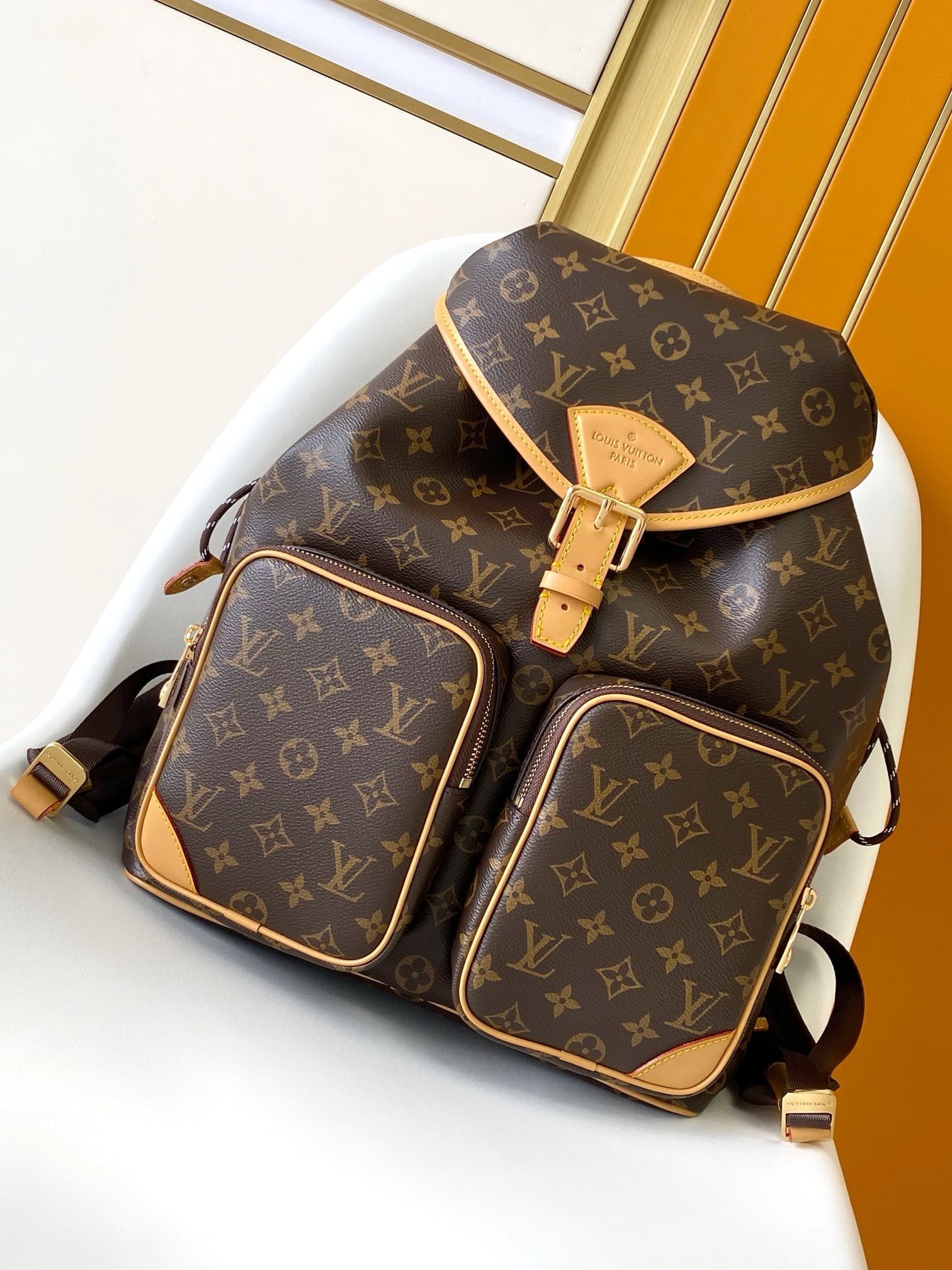 L0vis Vvtt0n M14015 Montsouris Cargo Backpack