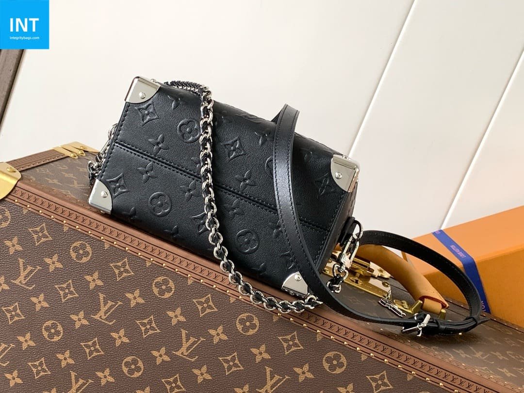 L0vis Vvtt0n M14575 Speedy Trunk 20