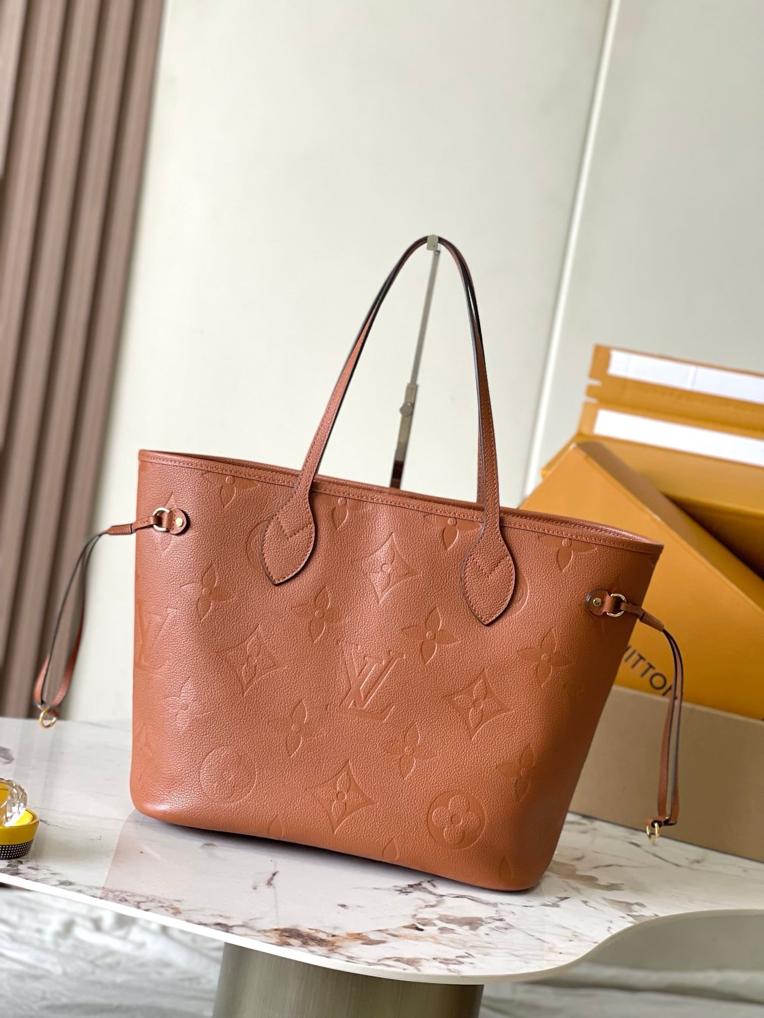 L0vis Vvtt0n M12605 Neverfull MM