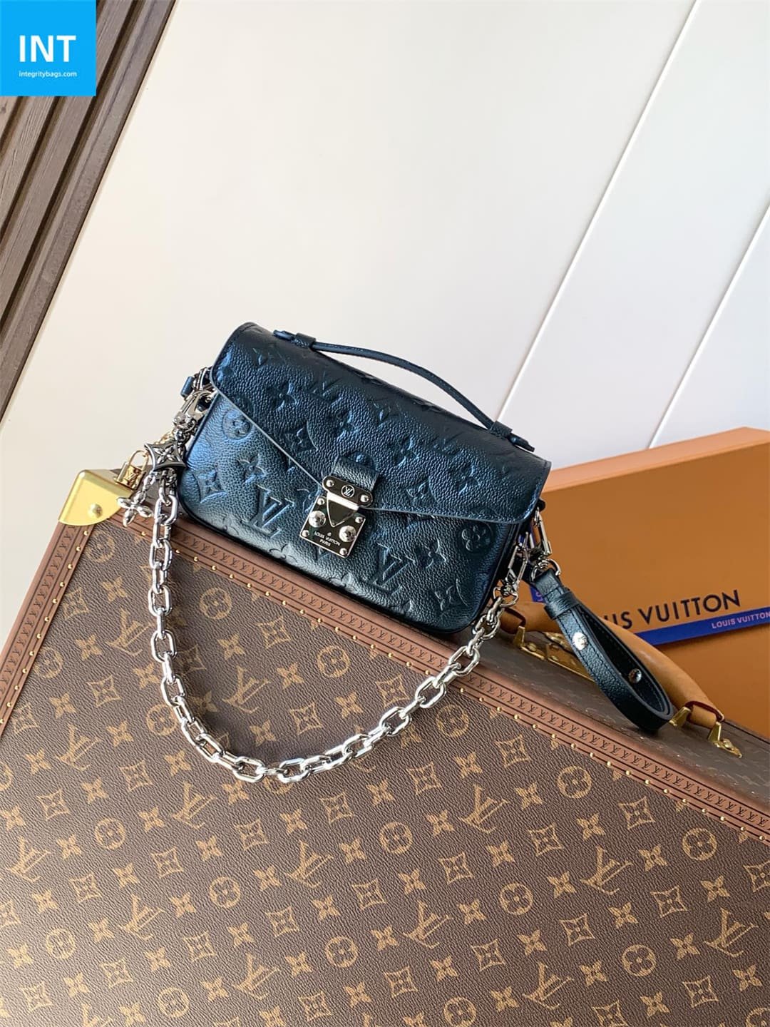 L0vis Vvtt0n M26456 Pochette Metis East West