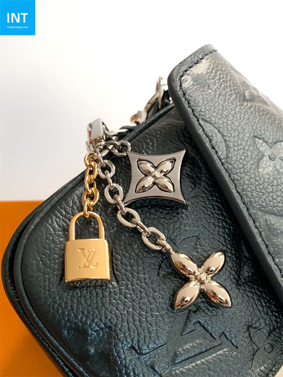 L0vis Vvtt0n M26456 Pochette Metis East West