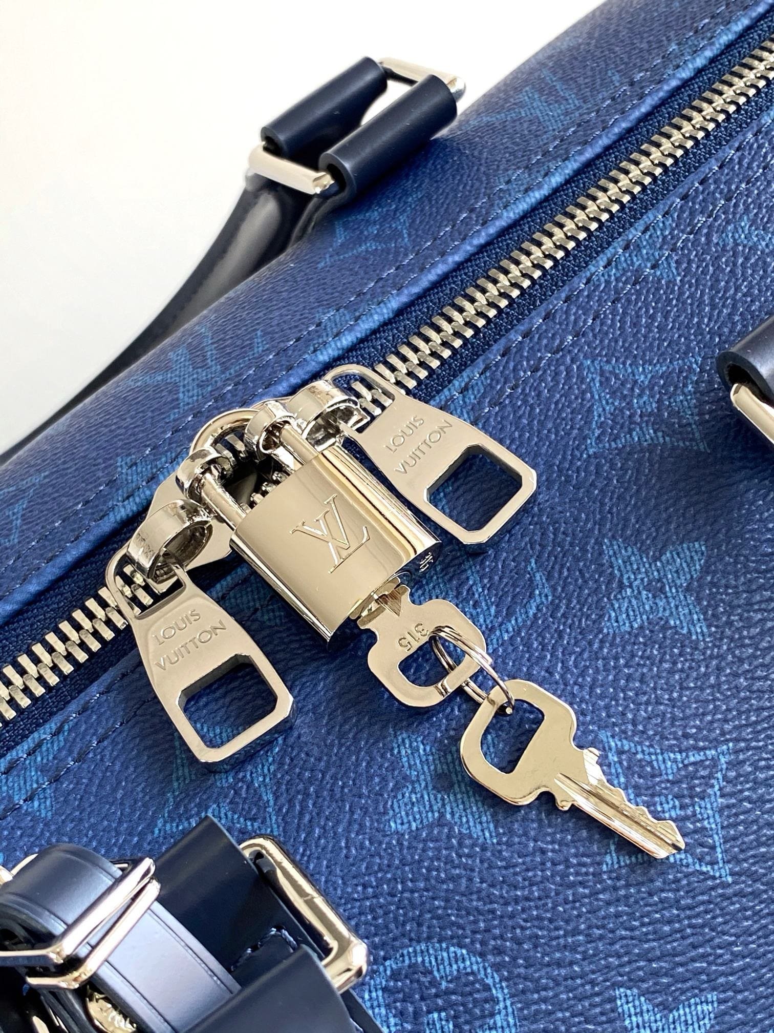 L0vis Vvtt0n M11558 Keepall Bandoulière 55