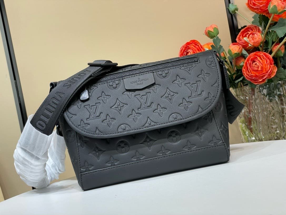 L0vis Vvtt0n M14874 Pulse Messenger